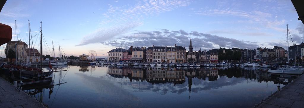 1Er Secret De Honfleur Apartment Ruang foto
